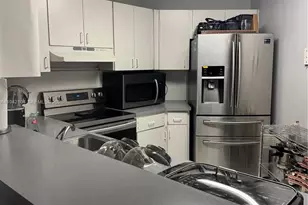 9421 Fontainebleau Blvd, Miami, FL 33172 - Photo 22