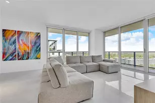 16385 Biscayne Blvd, North Miami Beach, FL 33160 - Photo 10