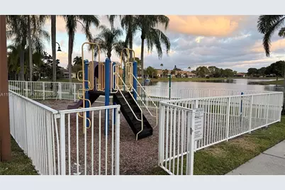 1227 SW 46th Ter, Deerfield Beach, FL 33442 - Photo 34