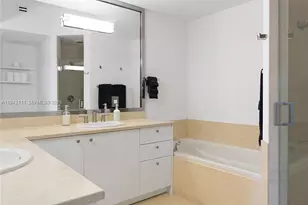 19900 E Country Club Dr, Aventura, FL 33180 - Photo 18