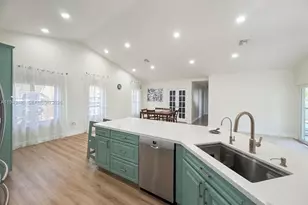 12585 SW 9th Pl, Davie, FL 33325 - Photo 10