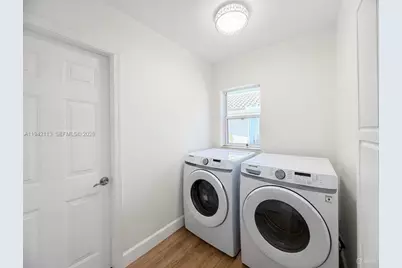 12585 SW 9th Pl, Davie, FL 33325 - Photo 14