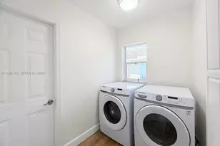 12585 SW 9th Pl, Davie, FL 33325 - Photo 14