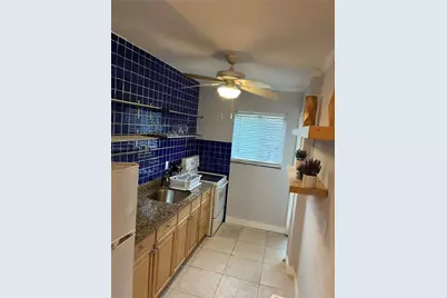 334 Washington Ave #10, Miami Beach, FL 33139 - Photo 4
