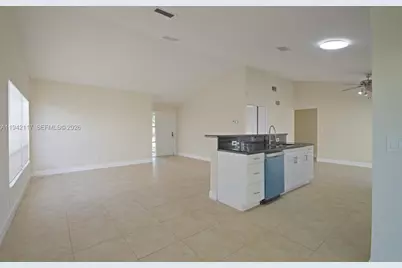 7525 SW 7th Pl, North Lauderdale, FL 33068 - Photo 4