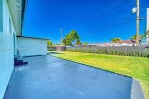 9315 SW 44th St, Miami, FL 33165 - Photo 26