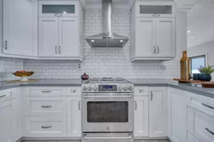 9315 SW 44th St, Miami, FL 33165 - Photo 10