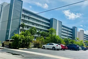 420 NE 12th Ave, Hallandale Beach, FL 33009 - Photo 6
