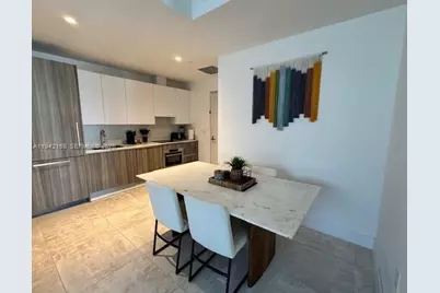 239 SW 9th St #1605, Miami, FL 33130 - Photo 4