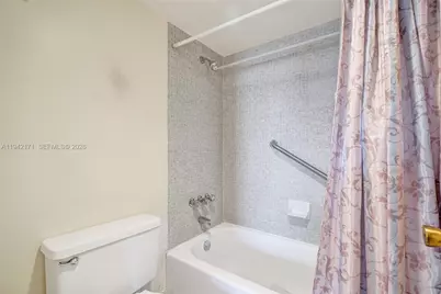 1300 NE Miami Gardens Dr #320E, Miami, FL 33179 - Photo 32