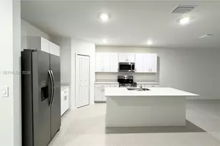 17208 Cantu Ct, Fort Myers, FL 33917 - Photo 4