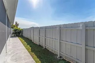 1856 NE 3rd Ct, Homestead, FL 33033 - Photo 8