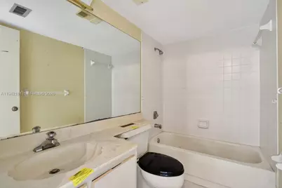 114 Lake Emerald Dr #104, Oakland Park, FL 33309 - Photo 10