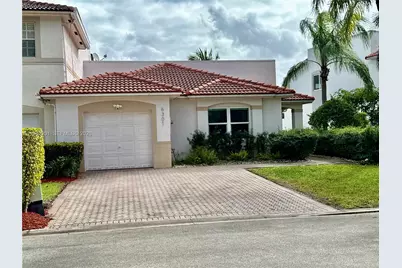 6301 NW 109th Ave, Doral, FL 33178 - Photo 2