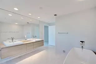 17301 Biscayne Blvd, North Miami Beach, FL 33160 - Photo 18