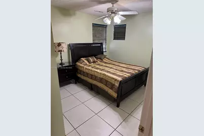 19720 NW 87th Pl, Hialeah, FL 33018 - Photo 14
