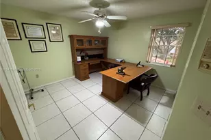 19720 NW 87th Pl, Hialeah, FL 33018 - Photo 18