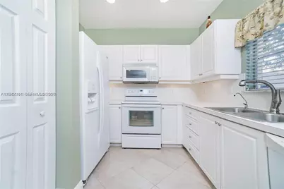 11425 NW 34th Pl, Sunrise, FL 33323 - Photo 14