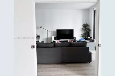 1010 Brickell Ave #3807, Miami, FL 33131 - Photo 6