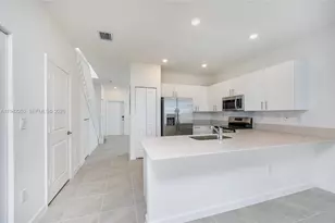 2747 SE 26th Rd, Homestead, FL 33035 - Photo 10