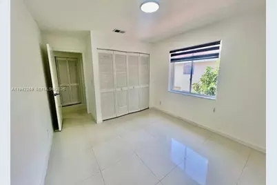 300 SW 100th Ave, Pembroke Pines, FL 33025 - Photo 16