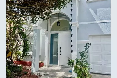 300 SW 100th Ave, Pembroke Pines, FL 33025 - Photo 2