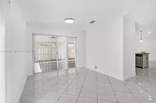 300 SW 100th Ave, Pembroke Pines, FL 33025 - Photo 8