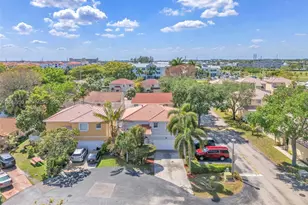 300 SW 100th Ave, Pembroke Pines, FL 33025 - Photo 42