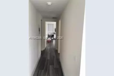 1300 Brickell Bay Dr #2802, Miami, FL 33131 - Photo 10