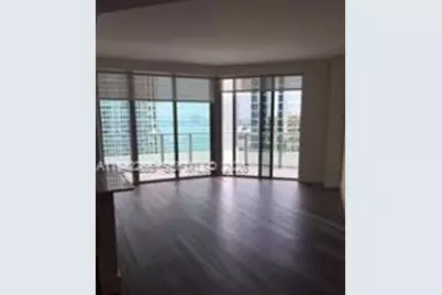1300 Brickell Bay Dr #2802, Miami, FL 33131 - Photo 8