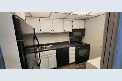 3670 Inverrary Dr #2C, Lauderhill, FL 33319 - Photo 8