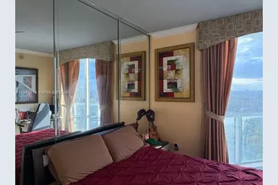 185 SW 7th St #1502, Miami, FL 33130 - Photo 12