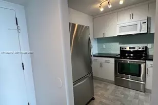 498 NW 165th St Rd, Miami, FL 33169 - Photo 10