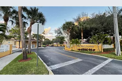 9905 Westwood Dr #34-3, Tamarac, FL 33321 - Photo 2