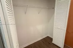 253 NE 2nd St, Miami, FL 33132 - Photo 8