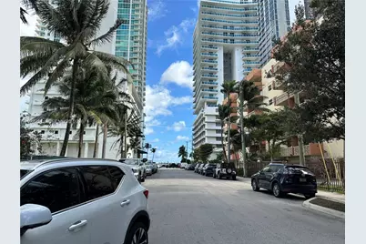 471 NE 25th St #301, Miami, FL 33137 - Photo 14