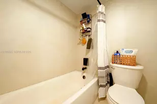 3401 N Country Club Dr, Aventura, FL 33180 - Photo 10