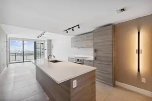 650 NE 32nd St, Miami, FL 33137 - Photo 2