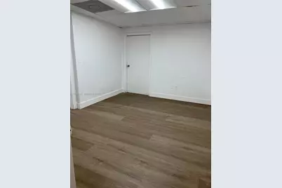 7298 NW 70th St, Miami, FL 33166 - Photo 6