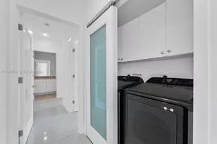 901 Brickell Key Blvd, Miami, FL 33131 - Photo 20