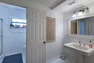 360 SW 28th Rd, Miami, FL 33129 - Photo 18
