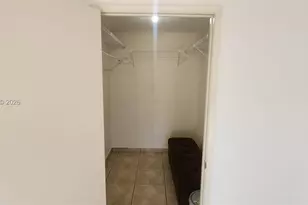 8005 Lake Dr, Doral, FL 33166 - Photo 14