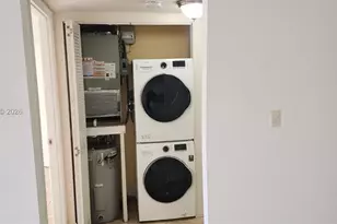 8005 Lake Dr, Doral, FL 33166 - Photo 16