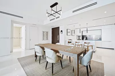 300 S Biscayne Blvd Way #403, Miami, FL 33131 - Photo 6