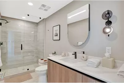 580 72nd Street #808, Miami Beach, FL 33141 - Photo 4