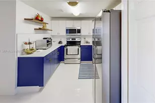 10210 SW 154th Pl, Miami, FL 33196 - Photo 16