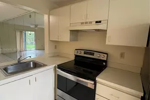 426 NE 210th Cir Terrace, Miami, FL 33179 - Photo 8