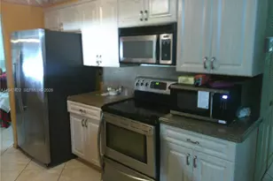 7422 NW 70th Ave, Tamarac, FL 33321 - Photo 6