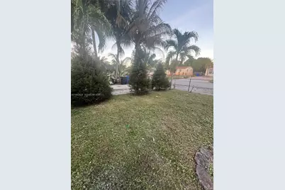 700 N 68th Way, Hollywood, FL 33024 - Photo 16
