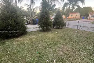 700 N 68th Way, Hollywood, FL 33024 - Photo 16